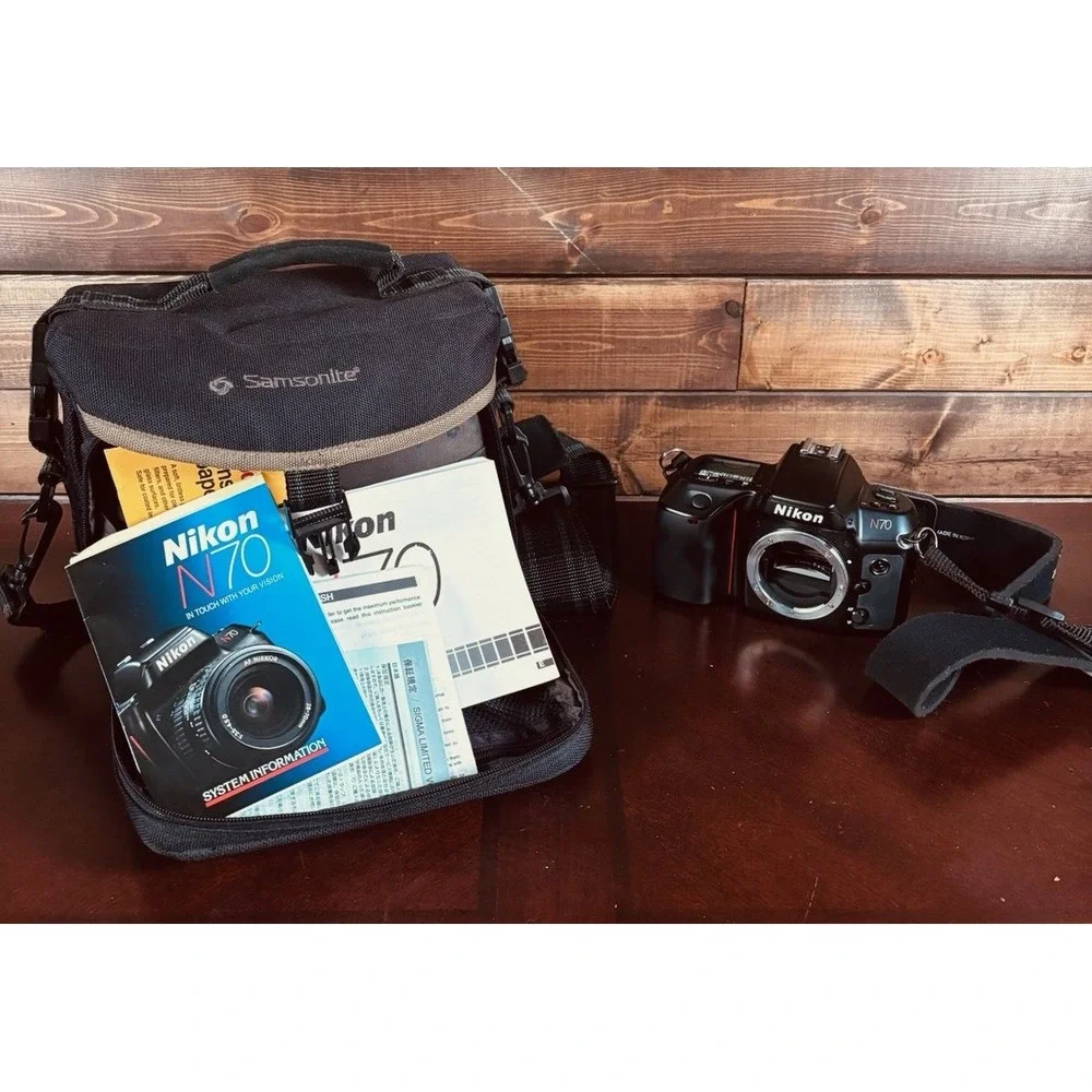 Nikon N70 35mm Film SLR Nikon AF Nikkor 35-80mm Lens Untested Includes Bag